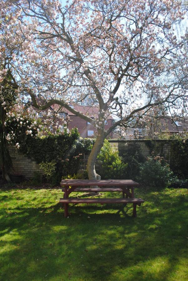 Melton Guest House ยอร์ค ภายนอก รูปภาพ